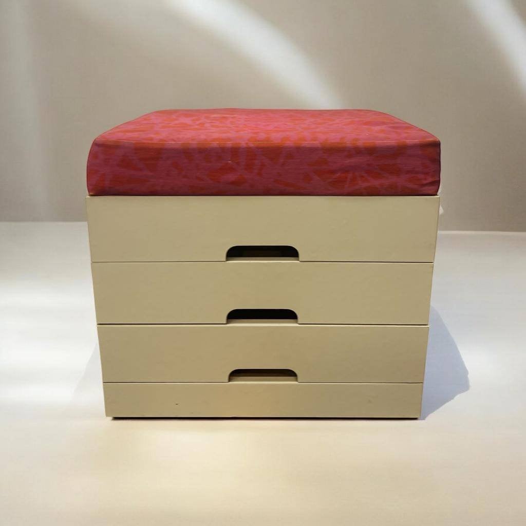 Vintage mini ladekast / poef / voetbank, Ophalen