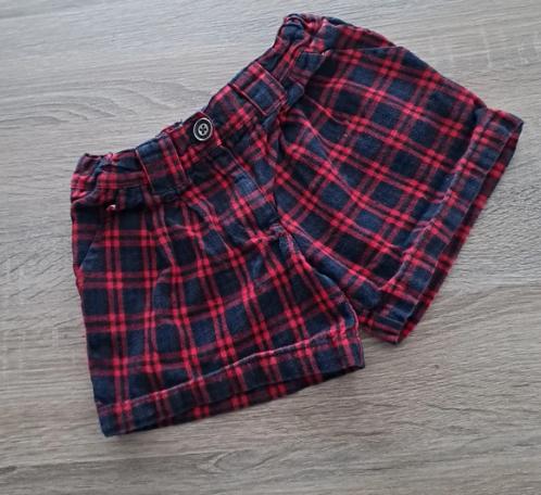 Young dimension rood-blauw shortje 116, Kinderen en Baby's, Ophalen of Verzenden, Zo goed als nieuw, Meisje, Broek