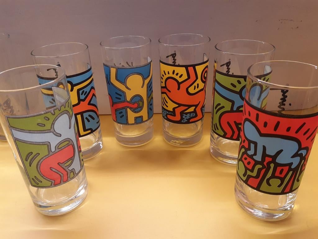 Keith Haring glazen (6), Verzamelen, Glas en Drinkglazen, Ophalen of Verzenden, Zo goed als nieuw, Frisdrankglas