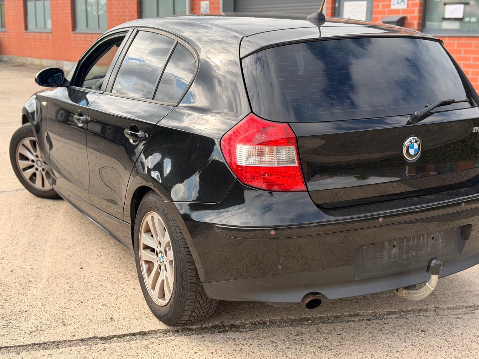 BMW 1 SERIE ✅116i BENZINE AIRCO GARANTIE CRUISE CONTROL, Auto's, BMW, Euro 5, Zwart, 4 cilinders, 5 deurs