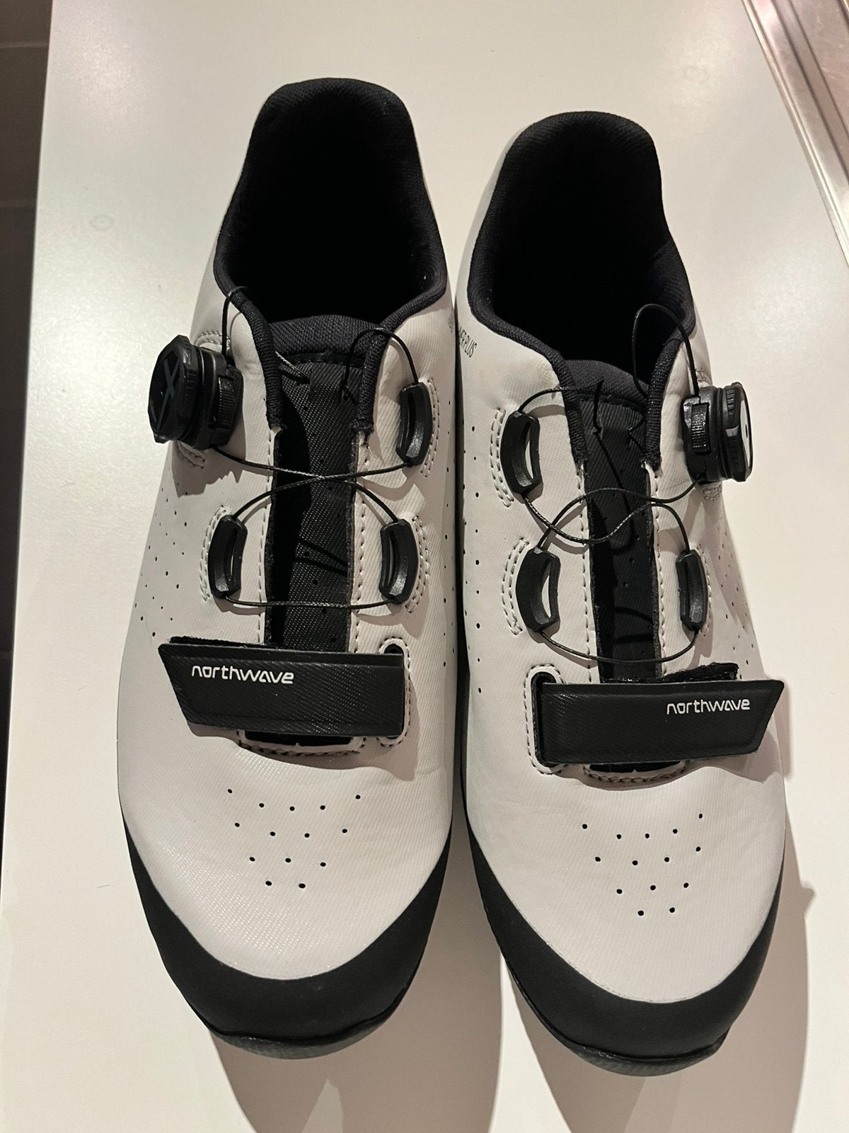 Chaussure de vtt neuve taille 42, Vélos & Vélomoteurs, Enlèvement, Comme neuf, Chaussures