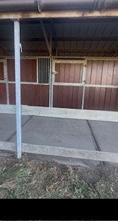 Places disponibles dans une petite écurie familiale ZEMST, Mise à l'étable, 2 ou 3 chevaux ou poneys