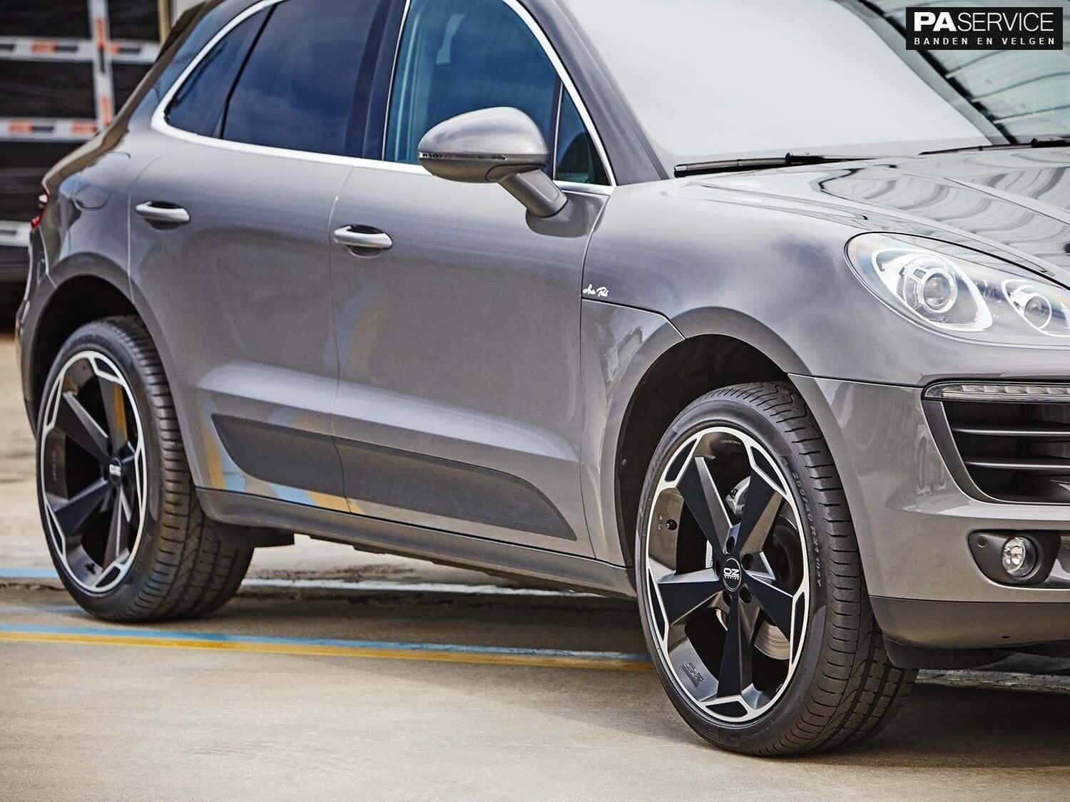 Nw 21 inch Black OZ breedset voor Porsche Macan incl. Conti, Neuf, Pneus et Jantes, Pneus été, -
