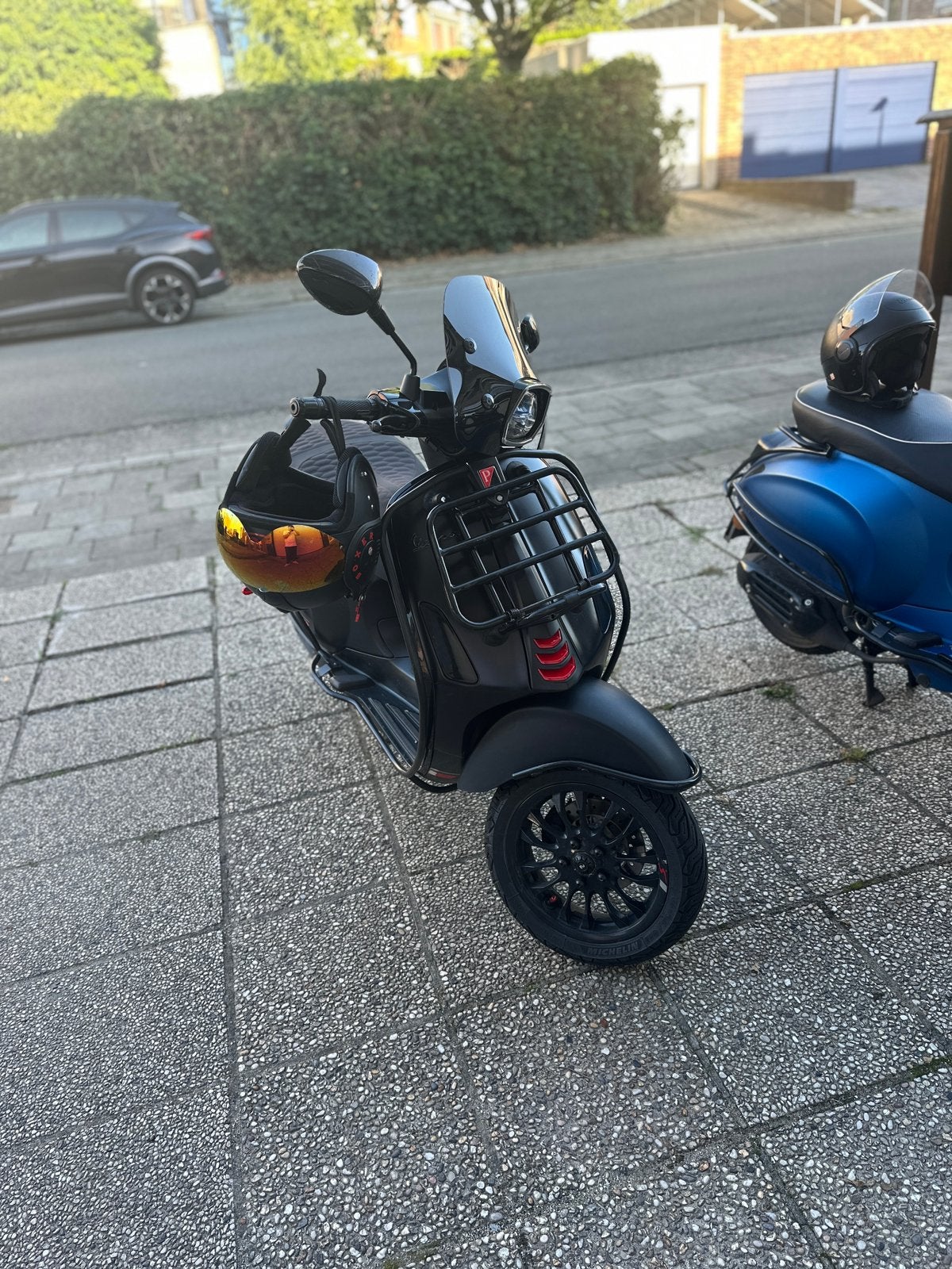 Vespa sprint mat zwart B klasse, Vélos & Vélomoteurs, Scooters | Vespa, Enlèvement ou Envoi, Comme neuf