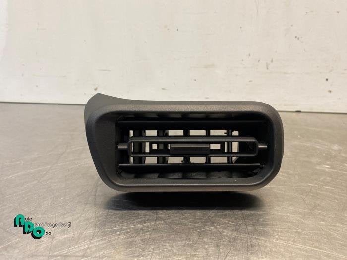 Grille aération tableau de bord d'un Citroen Berlingo (Berl, -, 3 mois de garantie, Utilisé, -