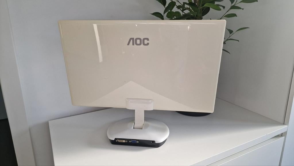 Monitor 22 inch wit, Computers en Software, Monitoren, Ophalen