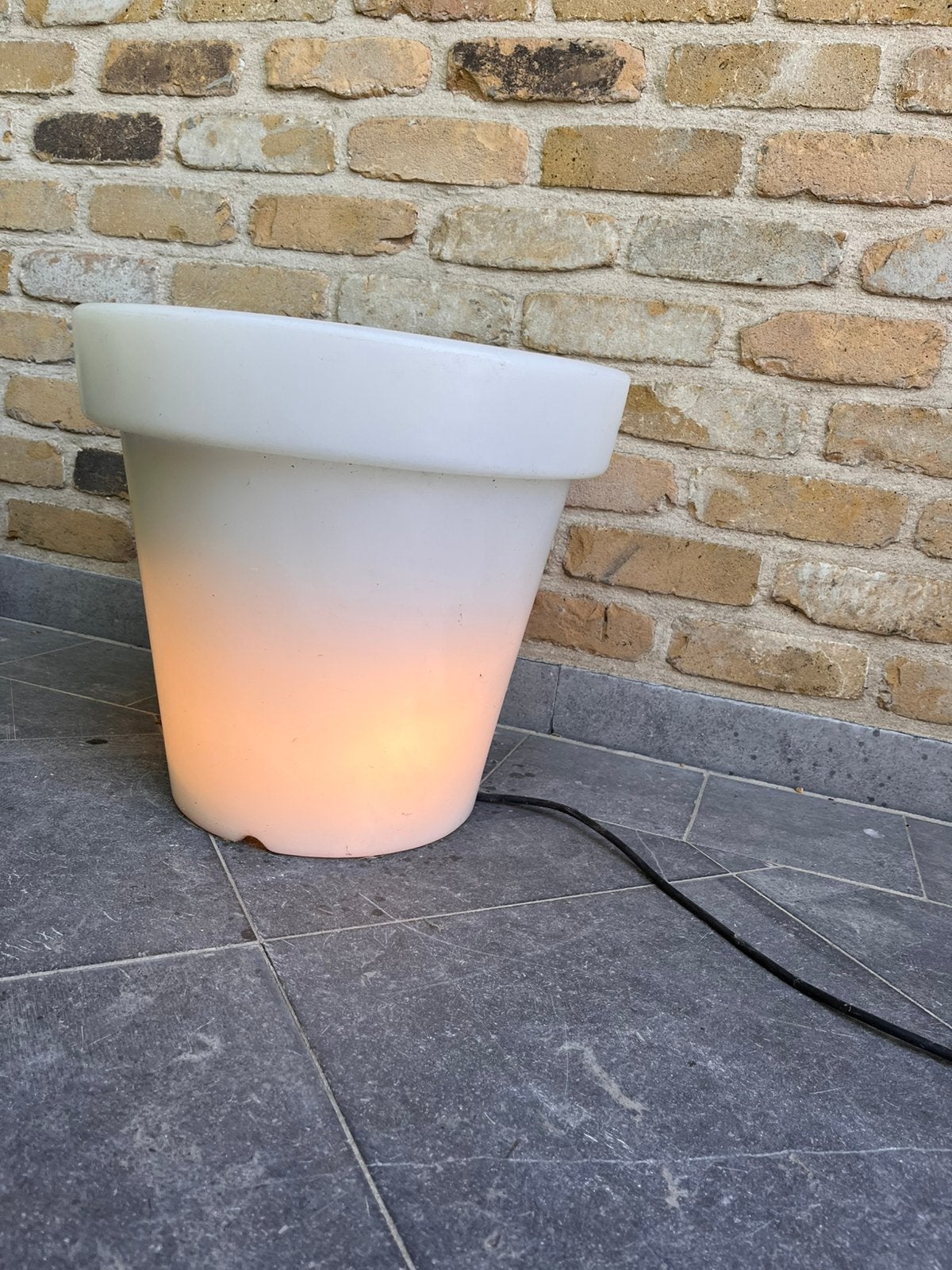 Bloempot 40 cm met licht wit, Ophalen, Zo goed als nieuw, Rond