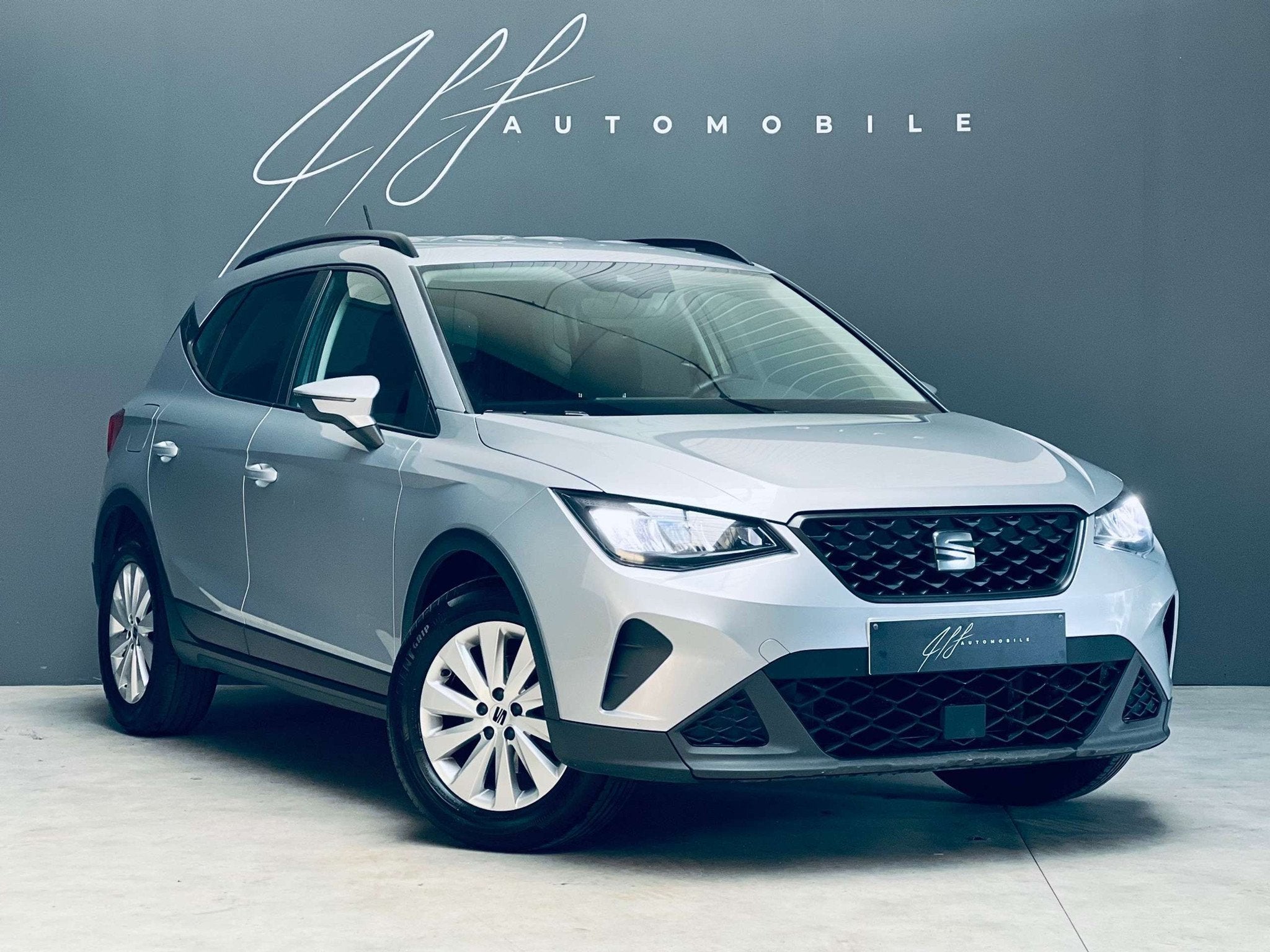 SEAT Arona 1.0 TSI *CLIMATISATION*CARPLAY*CARNET COMPLET*, Autos, Argent ou Gris, Achat, Entreprise, Boîte manuelle