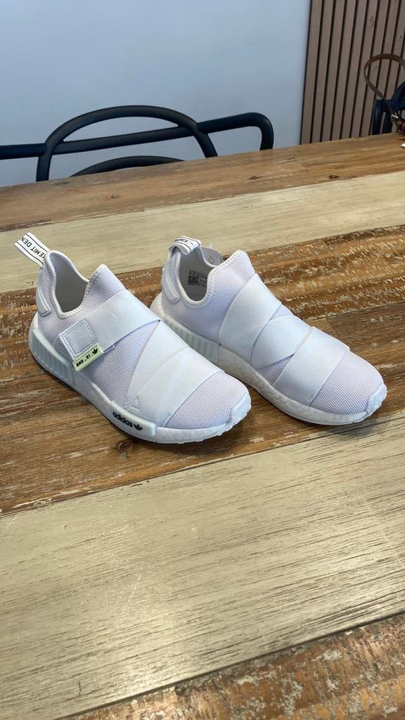 Adidas NMD_R1 W Nieuw!!, Ophalen, Nieuw, Schoenen