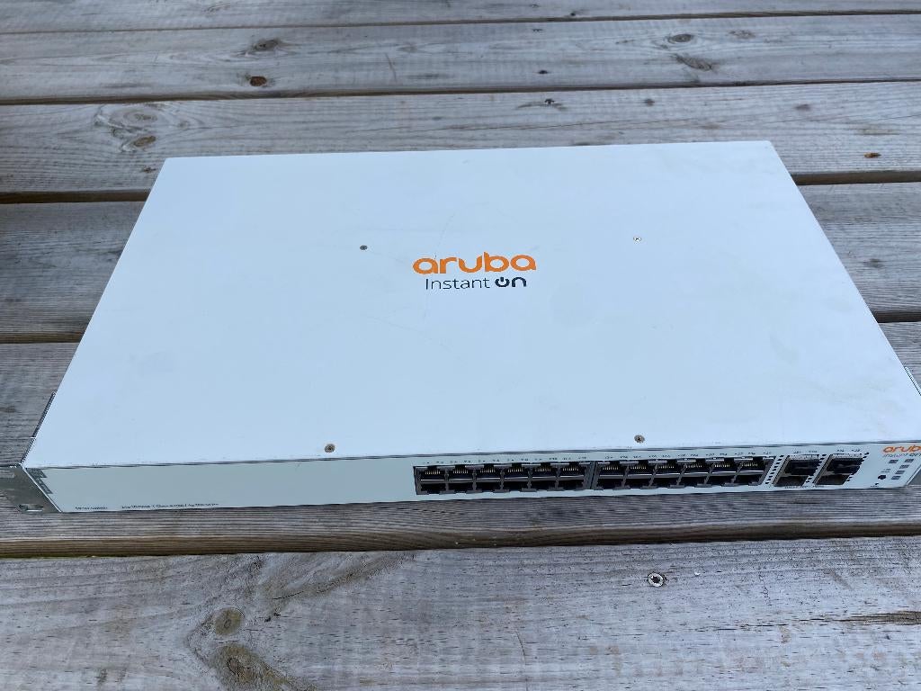 Switch Aruba instant on, Enlèvement, Utilisé