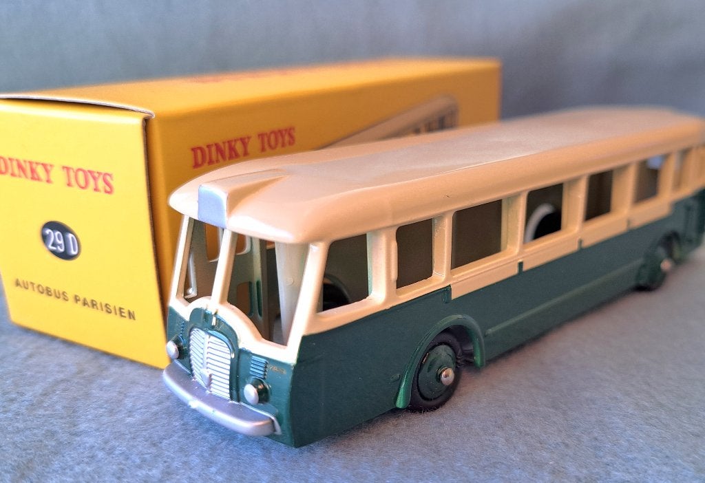 Dinky Atlas _ Autobus Parisien _ ref. 29D _ 1/70 _vert-beige, Hobby & Loisirs créatifs, Voitures miniatures | 1:43, Enlèvement ou Envoi