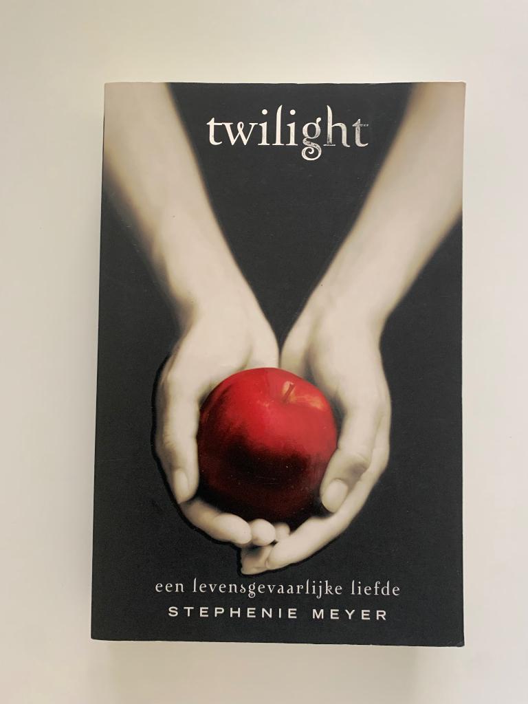 Twilight Een levensgevaarlijke liefde Stephenie Meyer, Boeken, Ophalen of Verzenden, Zo goed als nieuw