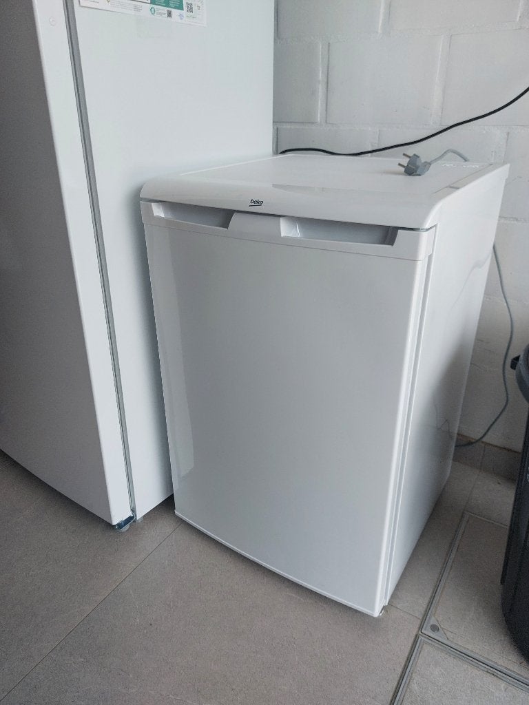 BEKO diepvriezer 95L no frost, Elektronische apparatuur, Minder dan 85 cm, Nieuw, Minder dan 60 cm, Vrijstaand