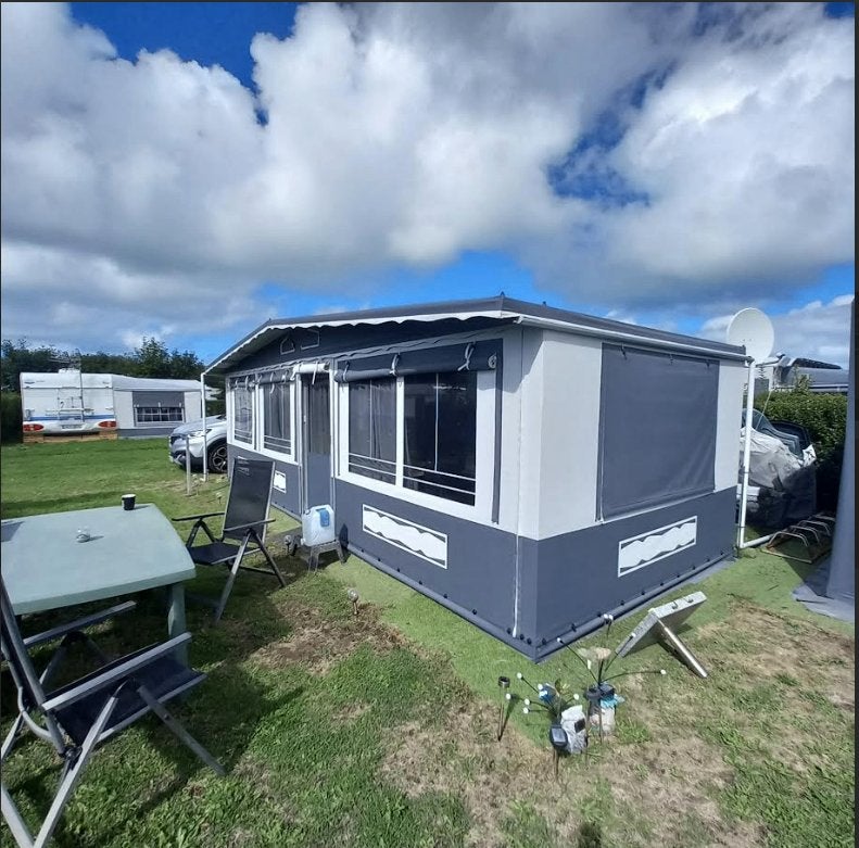 Caravan WILK 2009+ADM voortent 2018 + garagetent + imboedel, 2 aparte bedden, Oven, Particulier, Wilk