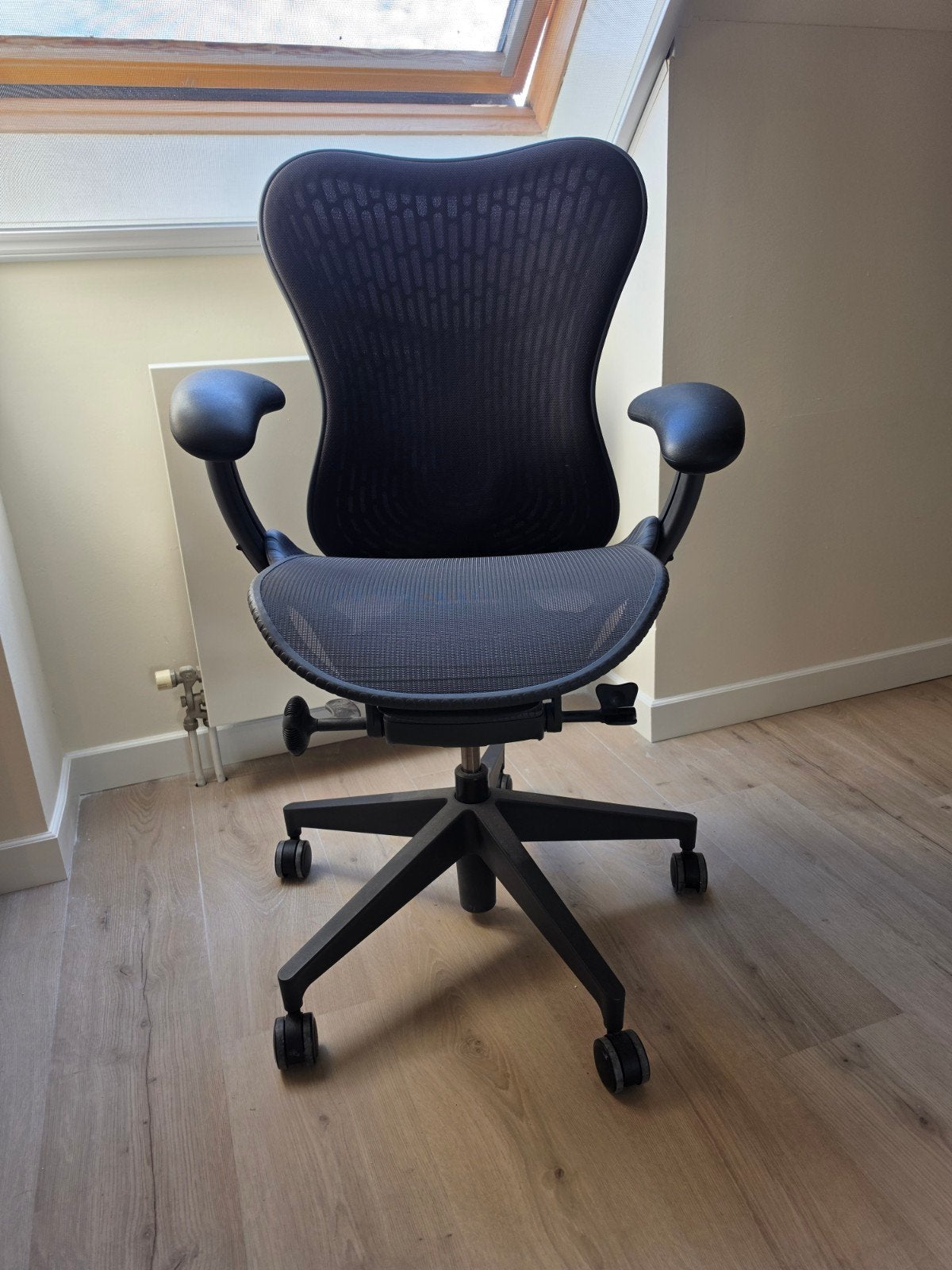 Herman Miller Mirra 2, Ophalen, Zwart, Zo goed als nieuw, Bureaustoel