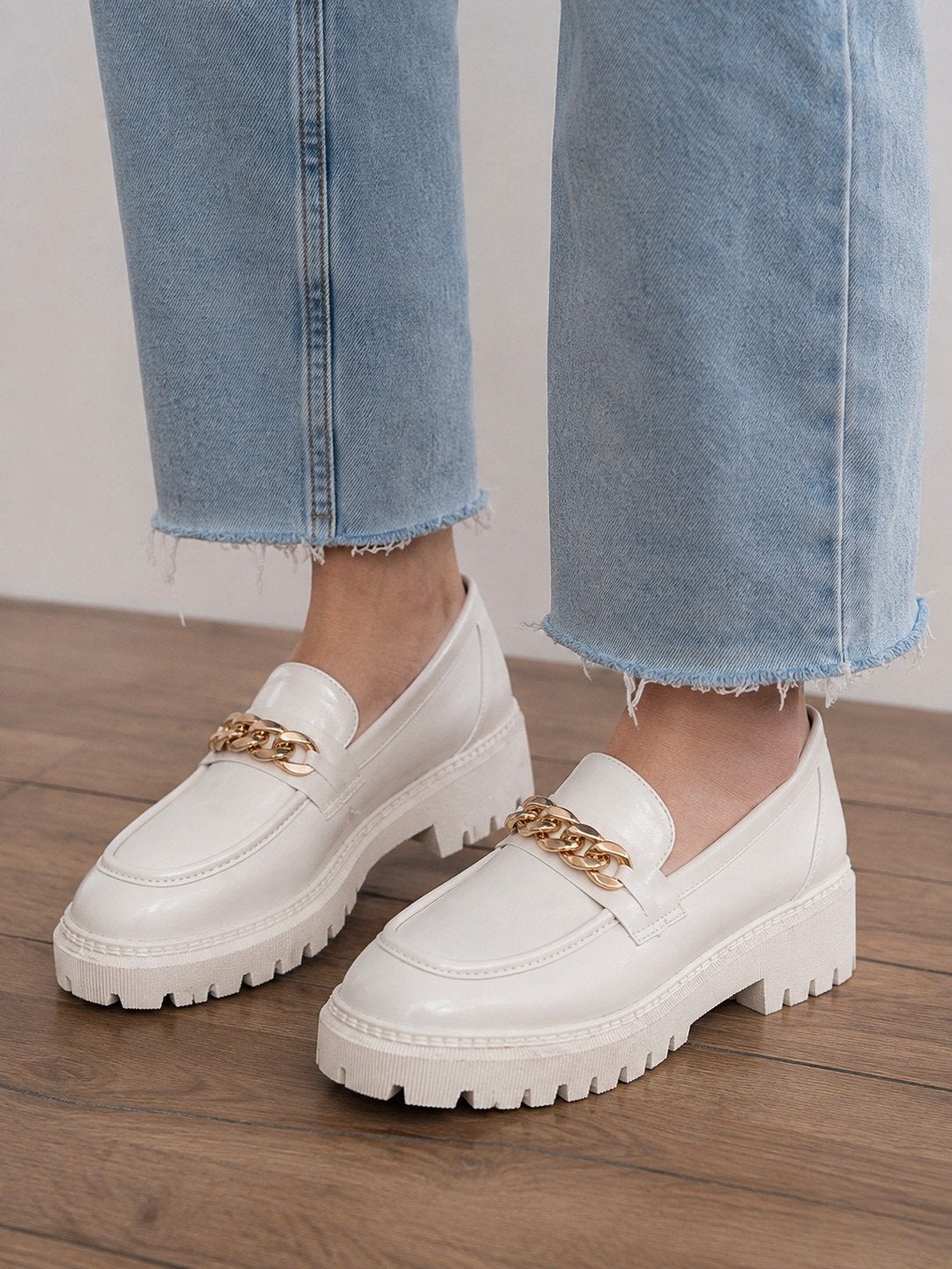 Beige loafers voor dames met gouden kettingplatform — maat 4, Hoge laarzen, Sans marque, Beige, Nieuw
