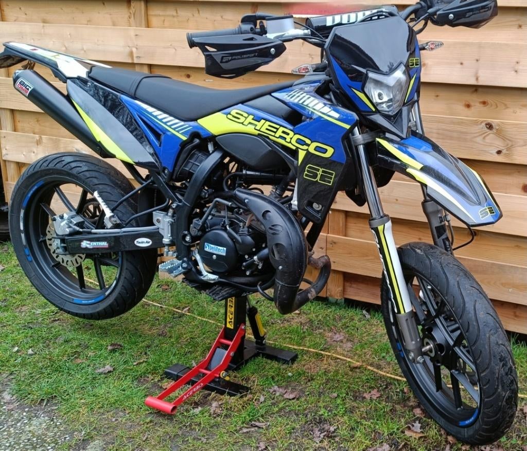 Sherco SM 50 R, Fietsen en Brommers, 6 versnellingen, Zo goed als nieuw, 50 cc, Ophalen