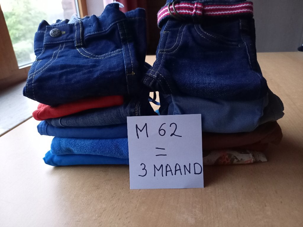 Paquet de pantalons taille 62 à l'état neuf garçon de 3 mois, Enfants & Bébés, Enlèvement ou Envoi, Comme neuf, Garçon, Pantalon