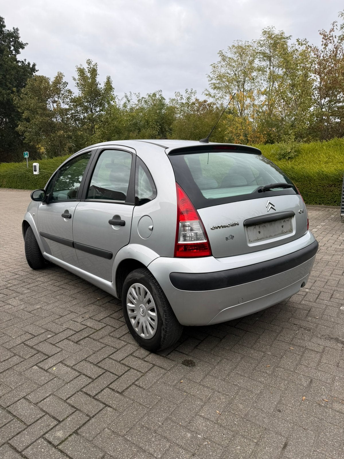 Citroën C3 1.1 Essence — 75 000 km — 5 portes - avec CT, Autos, Argent ou Gris, Achat, Boîte manuelle, Noir