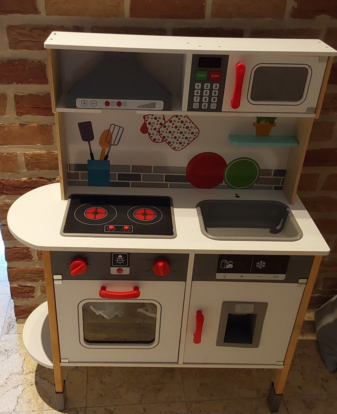Kinderkeuken, Hout