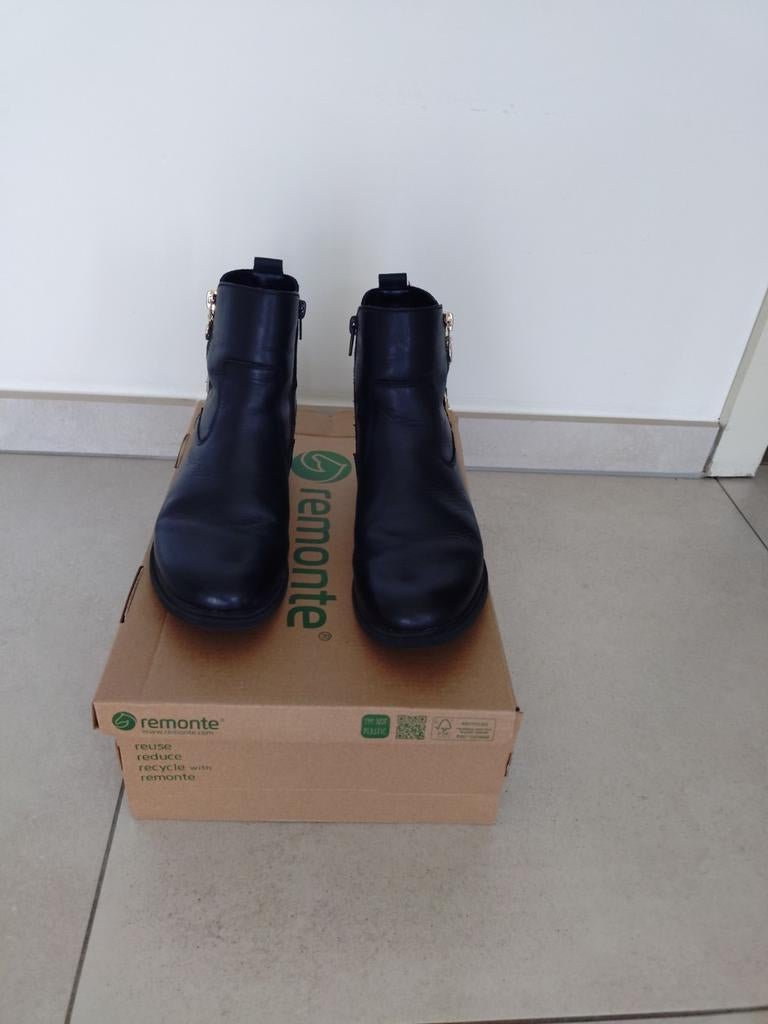 Bottines REMONTE, Enlèvement