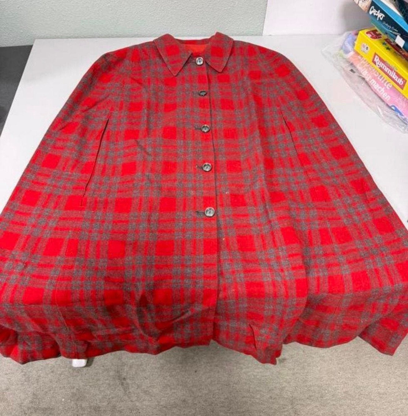 Vintage rode wollen mantel jas cape poncho met ruit L 100cm, Kleding | Dames, Ophalen of Verzenden, Zo goed als nieuw
