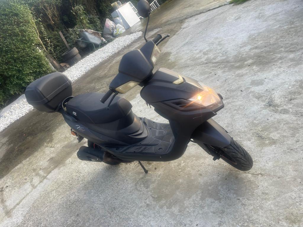 Scooter A beoordeeld, Fietsen en Brommers, Scooters | Piaggio, Ophalen, Zo goed als nieuw