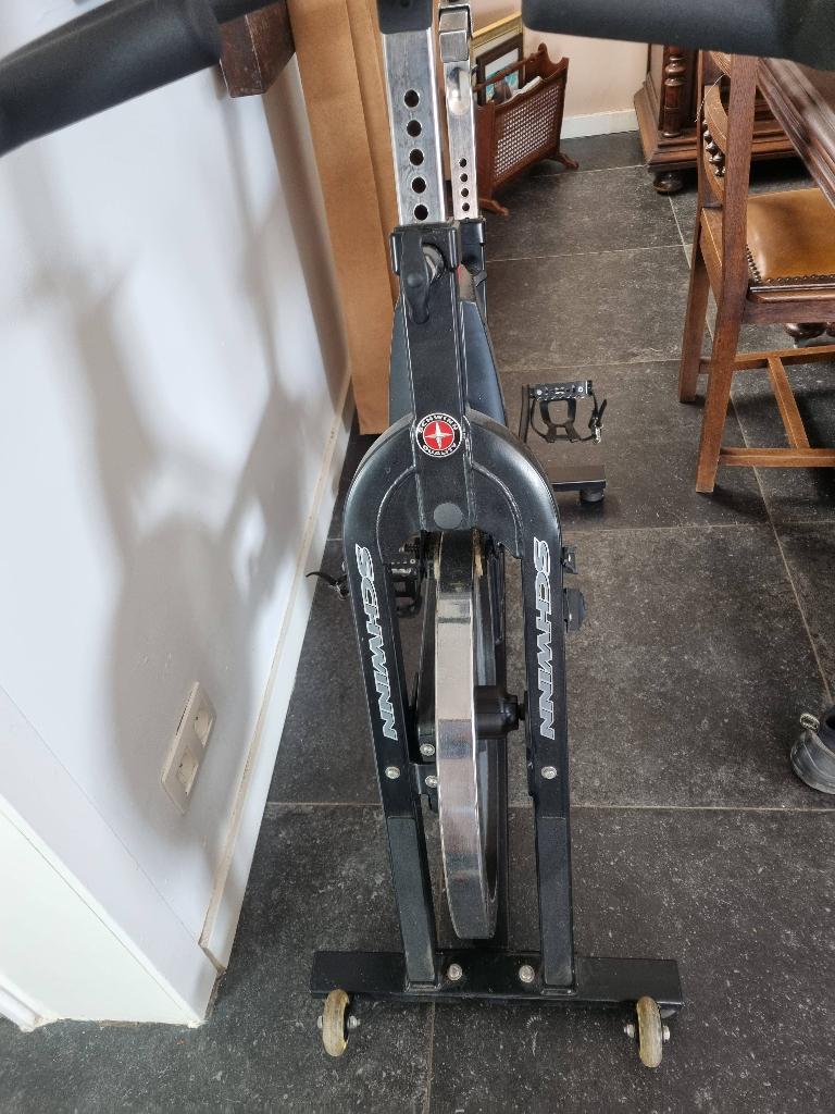 Spinningfiets, Sport en Fitness, Fitnessapparatuur, Ophalen, Gebruikt, Spinningfiets