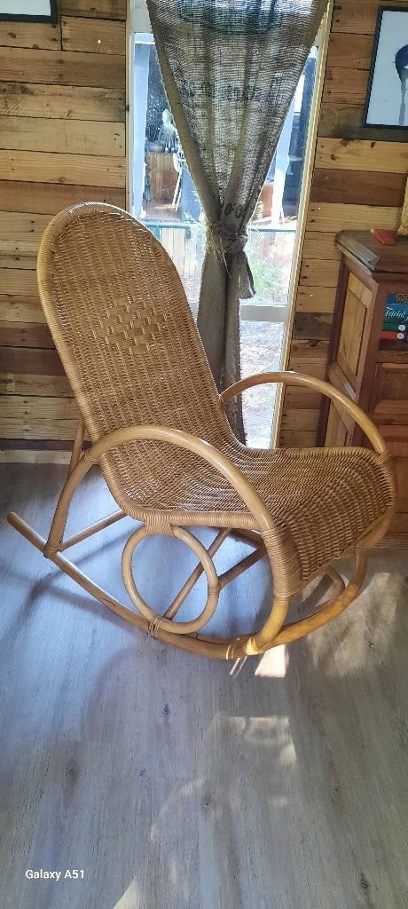 Rieten wipstoel stoel schommelstoel, Huis en Inrichting, Stoelen, Ophalen, Overige kleuren, Riet of Rotan, Zo goed als nieuw