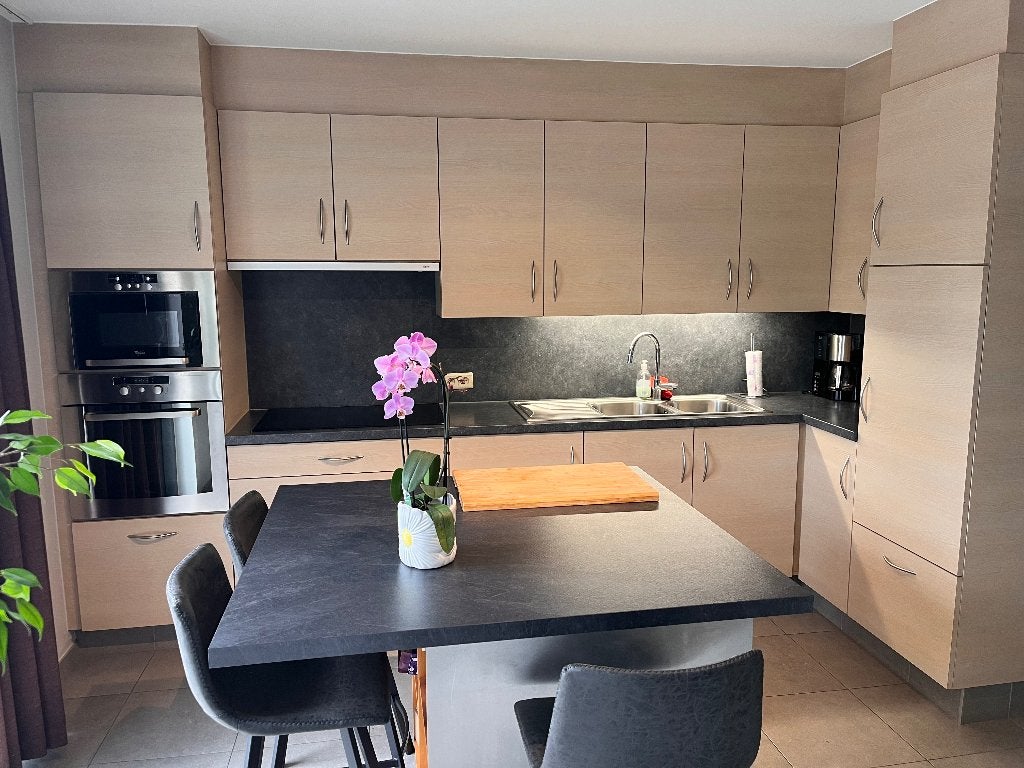 Volledig ingerichte keuken met eiland en inbouwtoestellen, Maison & Meubles, Brun, Enlèvement, Utilisé, Autres matériaux