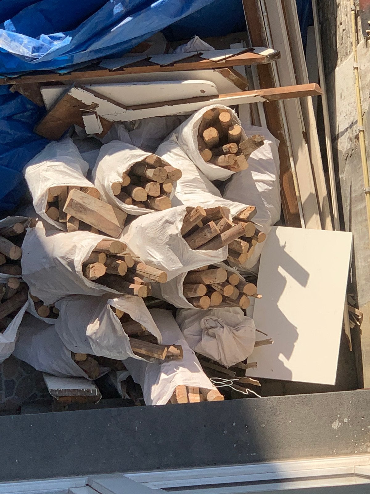 Bois de chauffage à brûler Gratuit, Enlèvement