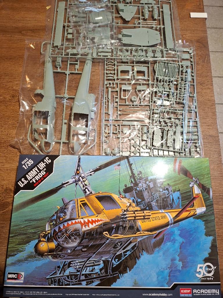 Hélicopter 1/35, Neuf, Enlèvement ou Envoi, Hélicoptère, Plus grand que 1:72