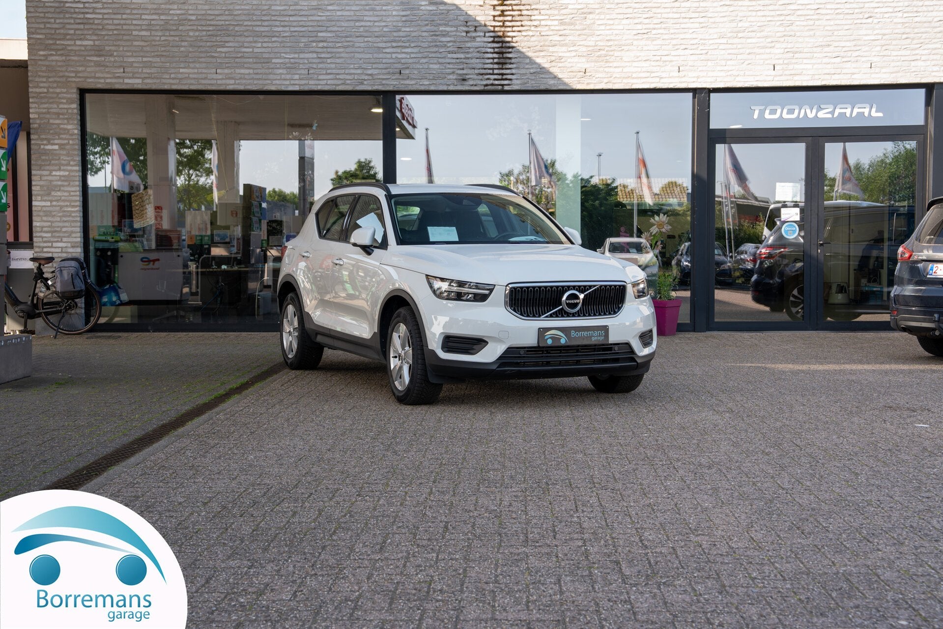 Volvo XC 40 MOMENTUM CORE NAVI/PARKEERSENSOREN/BLUETOOTH/.., Auto's, Volvo, 0 kg, 0 kg, Wit, 5 deurs