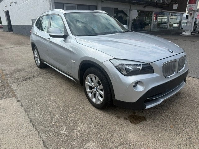 BMW X1 2.3 D XDRIVE AUTOMAAT 1 EIG! BMW ONDERHOUDEN!, Autos, BMW, X1, Entreprise, Attache-remorque, 5 portes