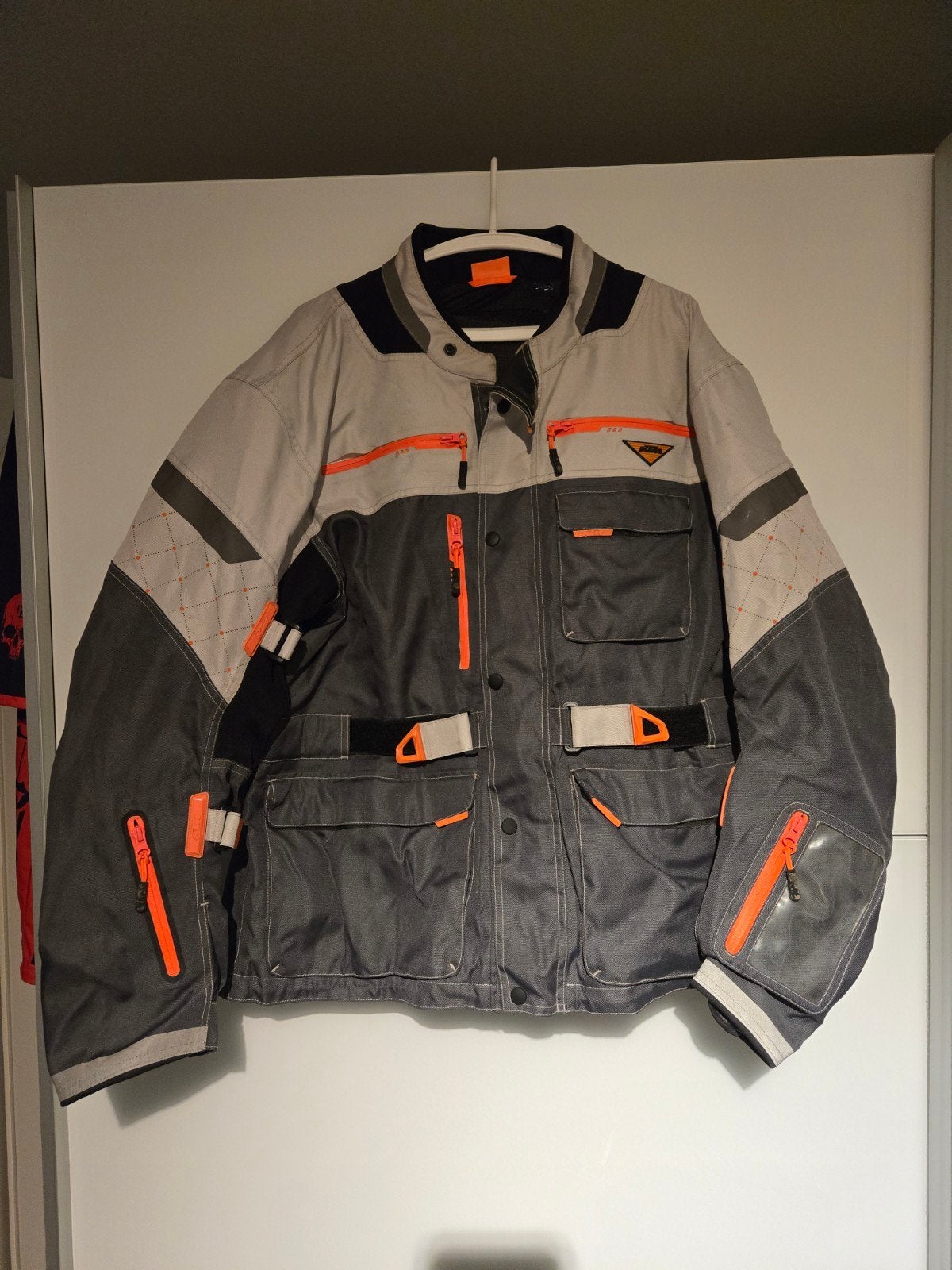 Ktm endurovest maat xxl, Motos, Vêtements | Vêtements de moto, Enlèvement