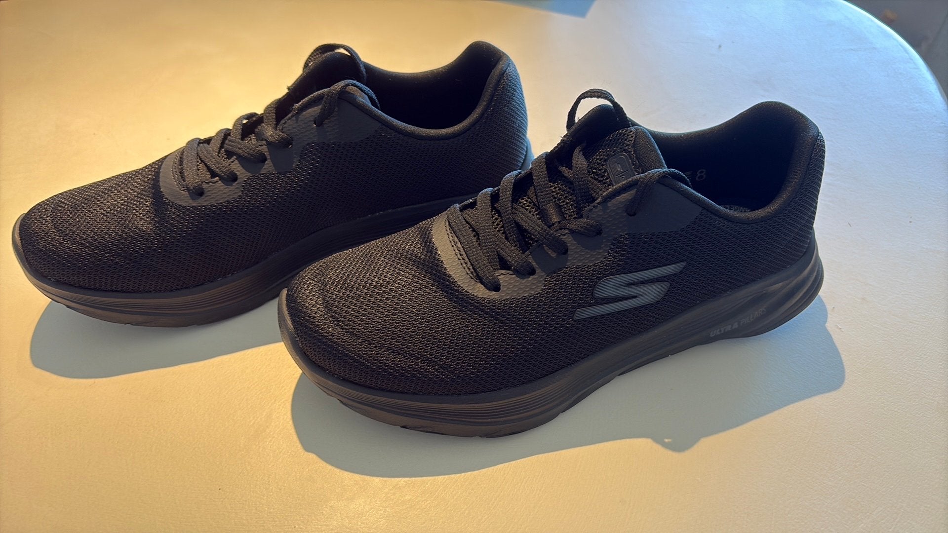 Skechers neufs non portés, Neuf, Chaussures à lacets, Enlèvement, Noir