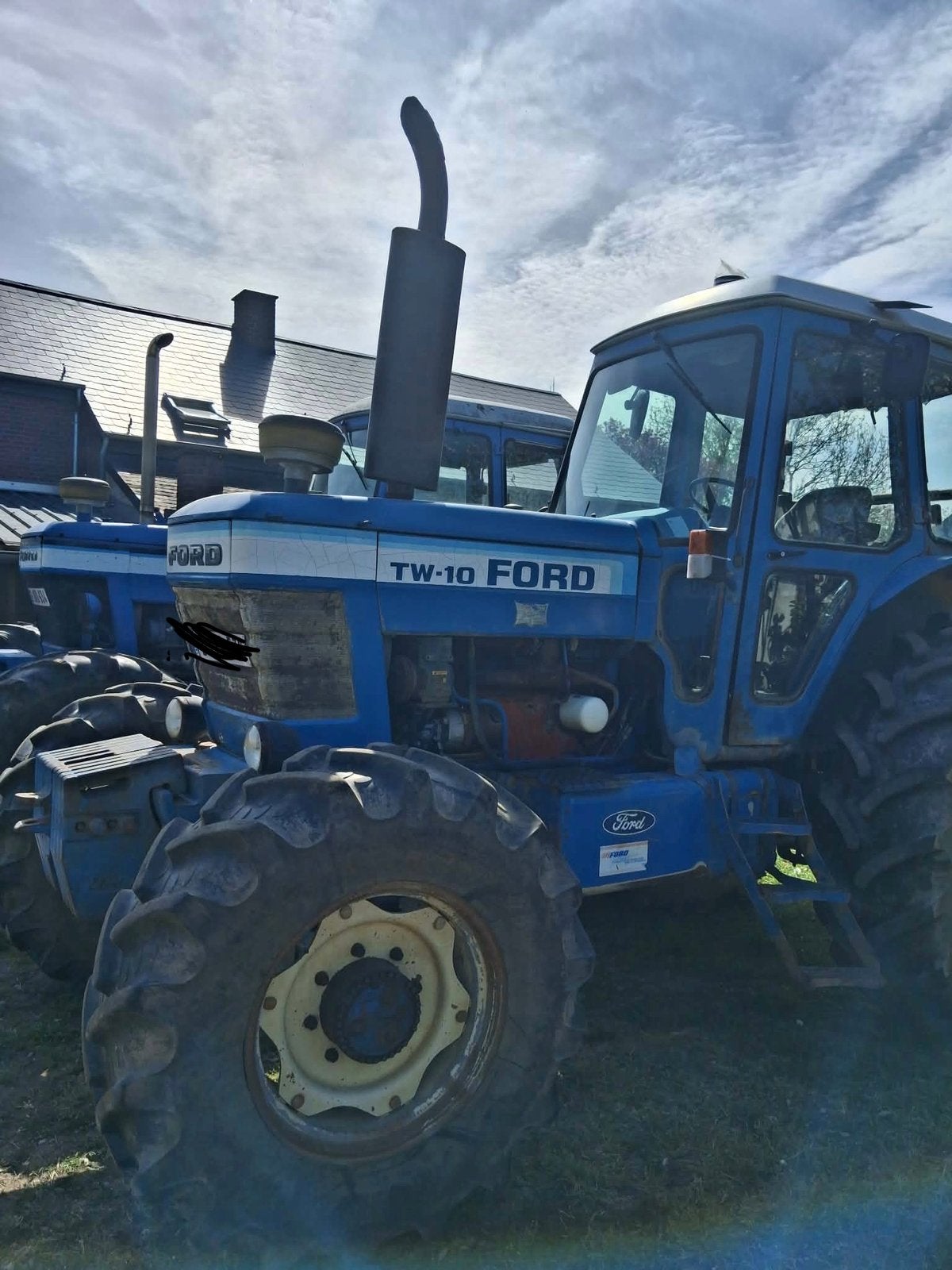 2 TW-10-tractoren, Zakelijke goederen, Ophalen, Gebruikt, 120 tot 160 Pk, Ford