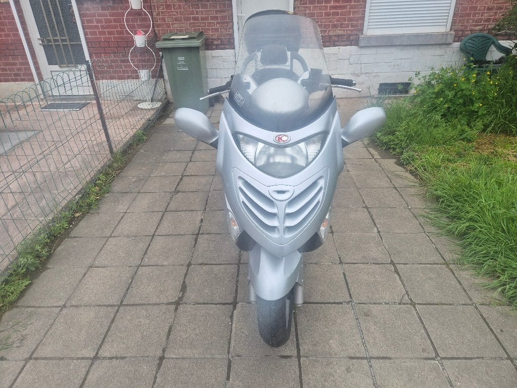 Kymco gand dink 125 cm3, Motoren, Ophalen, 2 cilinders
