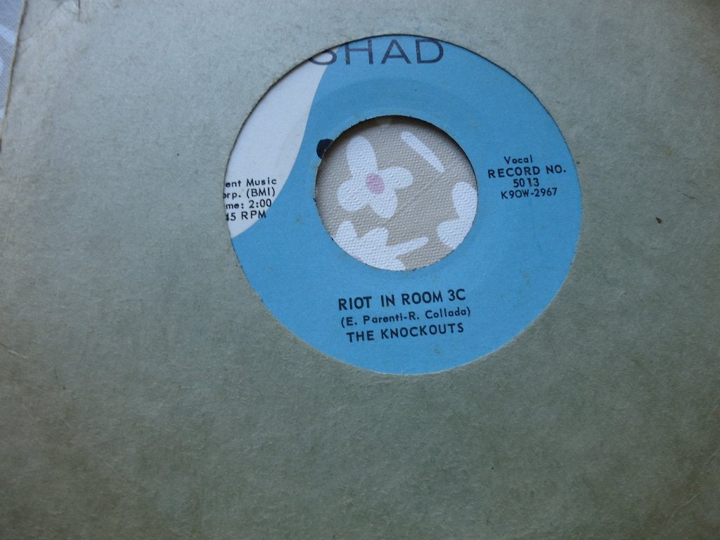 7" The KNOCKOUTS - Riot in room 3c, Ophalen of Verzenden