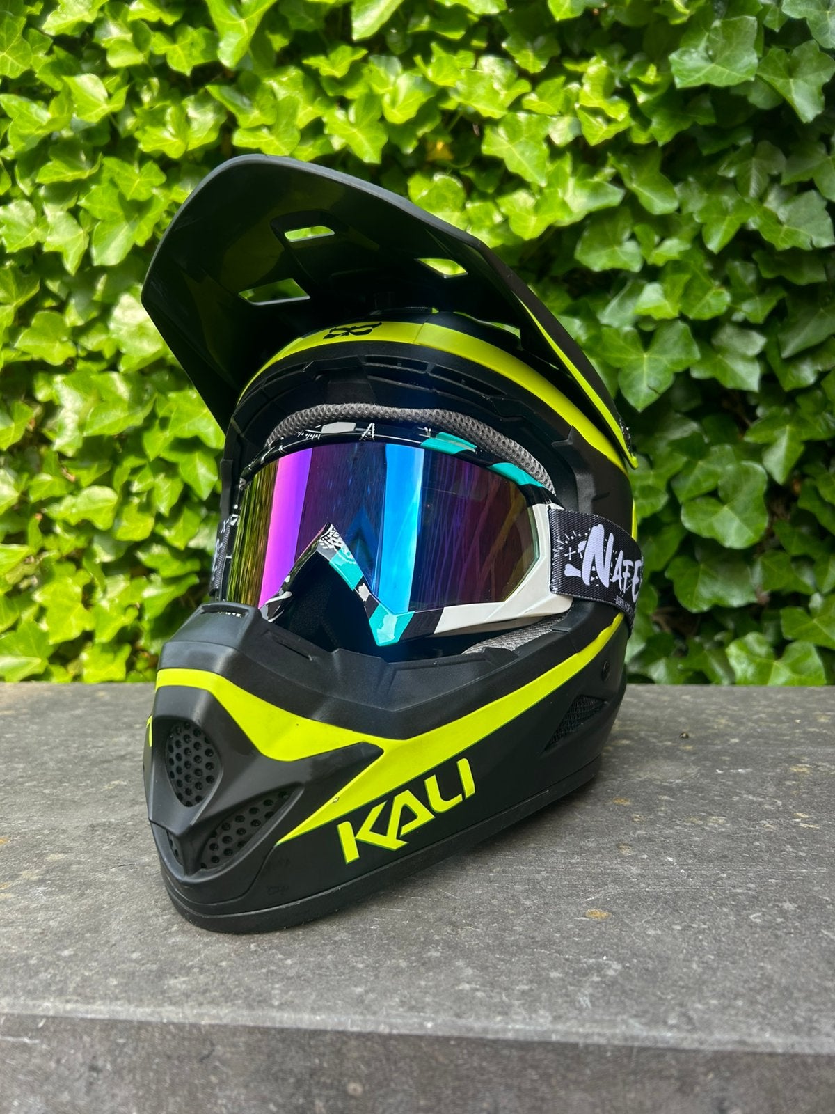 Kali cross helm, Motoren, Ophalen