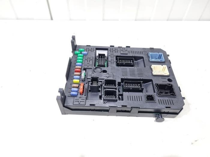 Boîte à fusibles d'un Peugeot RCZ, -, 3 mois de garantie, Utilisé, -