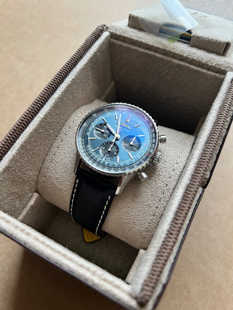 Breitling NAVITIMER BO1 CHRONOGRAPH 41 Bleu Neuve 2026, Breitling, Cuir, Acier, Enlèvement