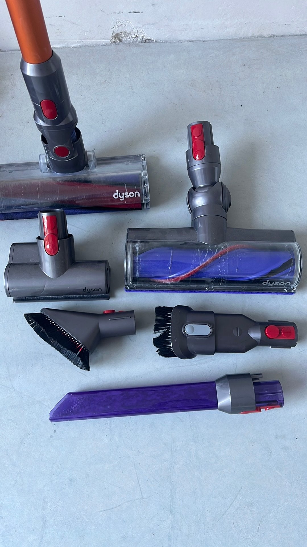 Dyson V8 absolute+ stofzuiger met toebehoren, Ophalen, Zo goed als nieuw, Dyson