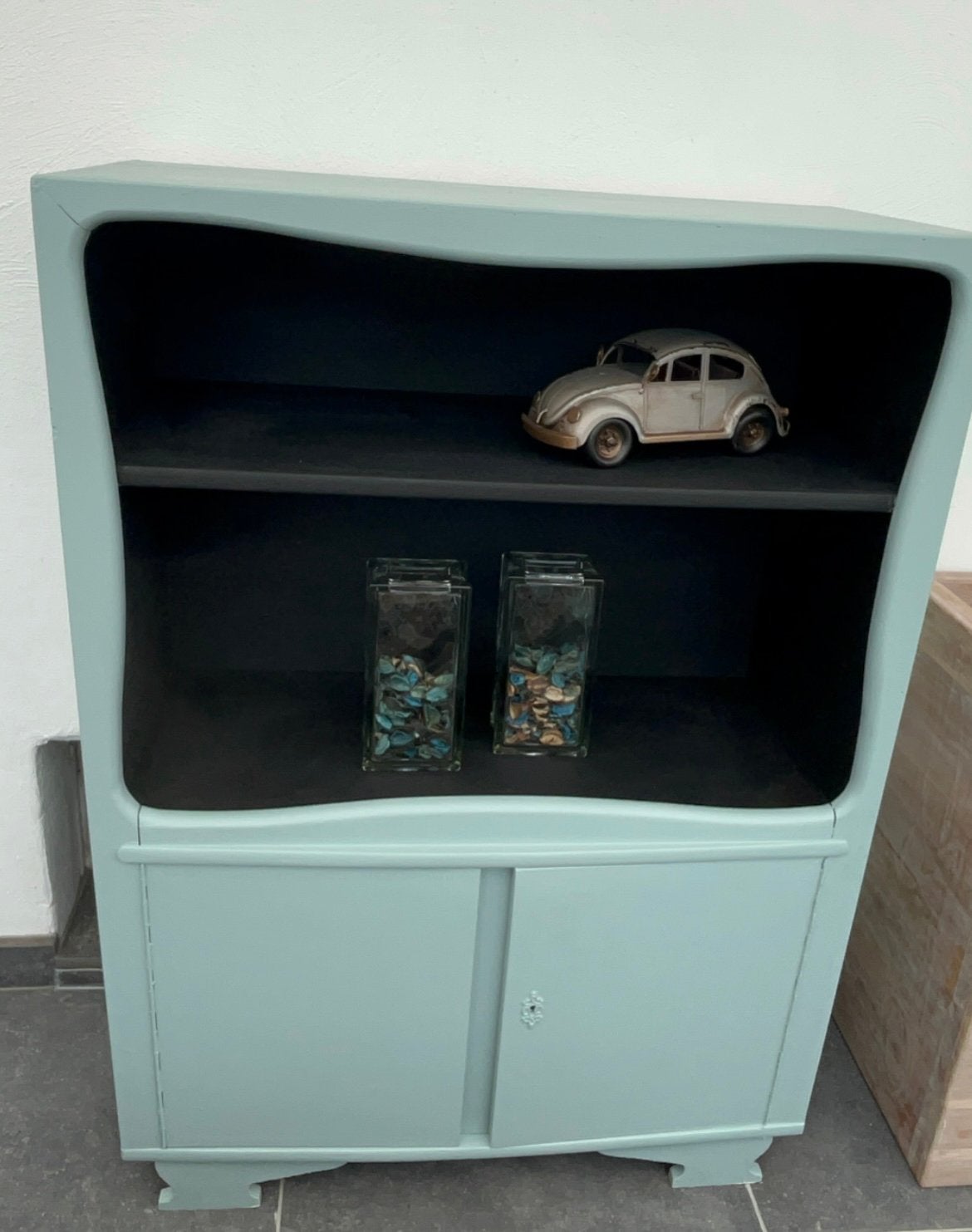 Retro kast geschilderd, Ophalen, Zo goed als nieuw