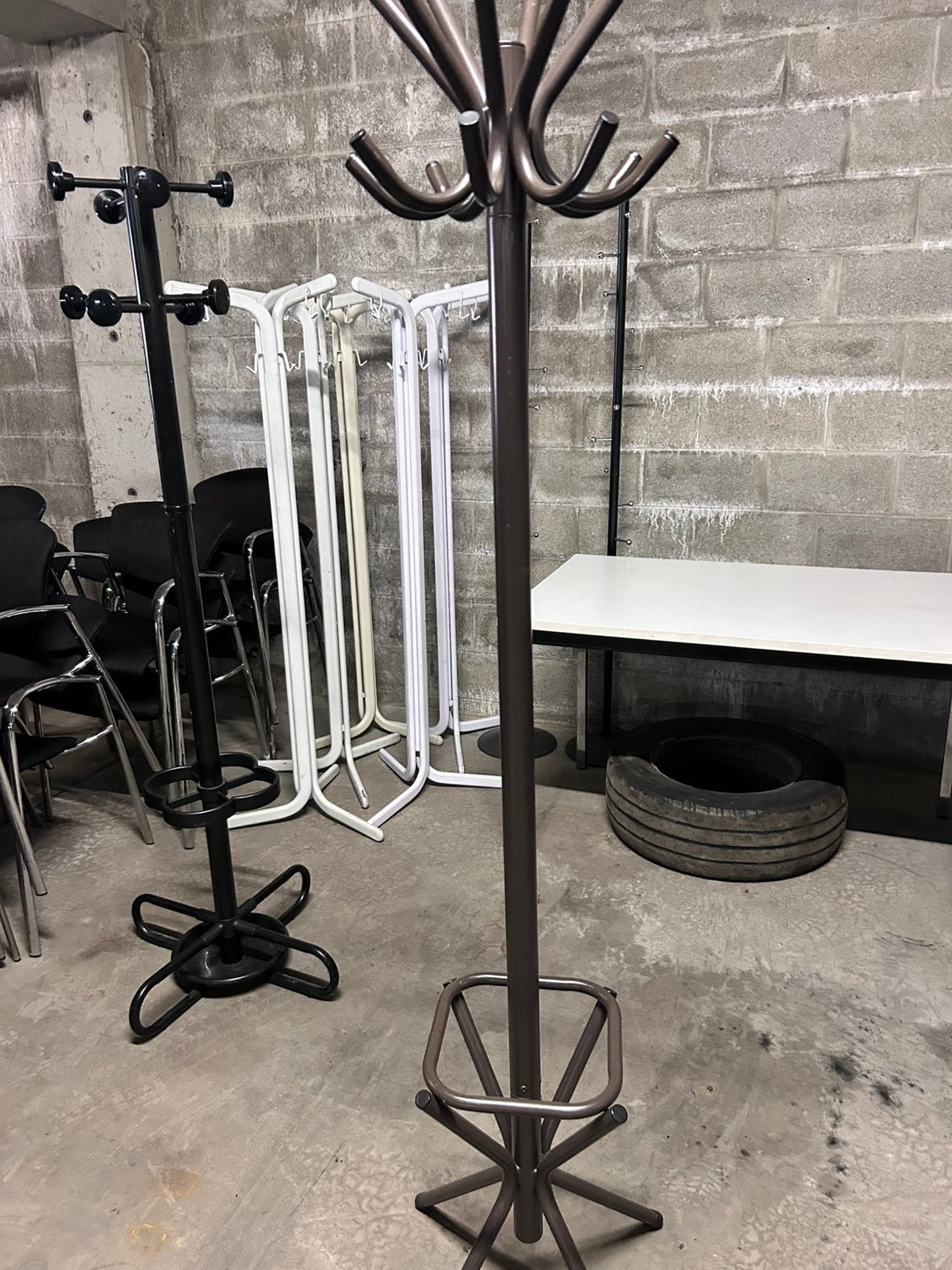 Set van 2 vintage metalen kleerhangers px 65 eur stuk, Huis en Inrichting, Woonaccessoires | Kapstokken, Ophalen of Verzenden