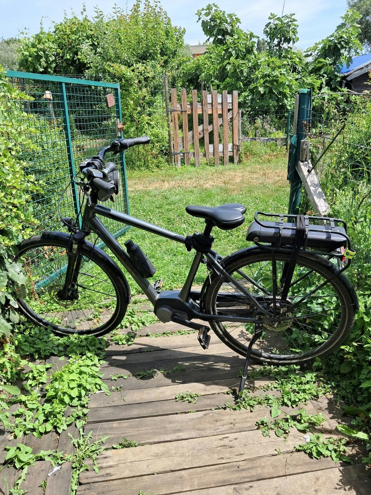 Vélo électrique Trek (Moteur Bosch) Très bon état, Enlèvement, Comme neuf, Moins de 30 km par batterie, Autres marques