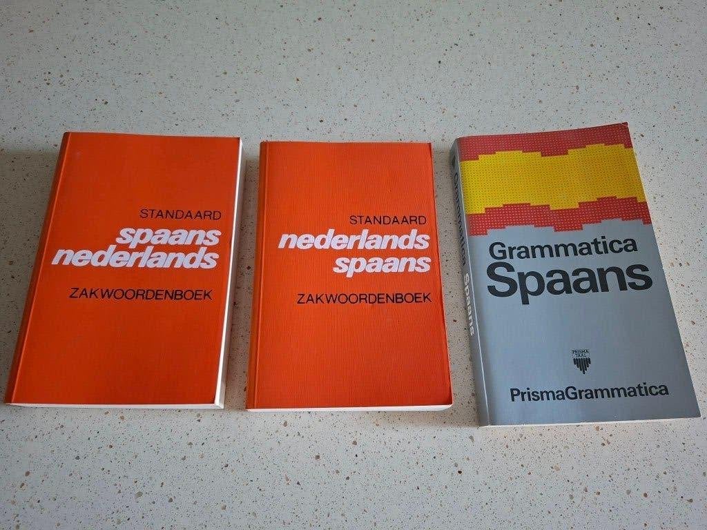 oude zak woordenboeken Spaans 3 stuks, Boeken, Woordenboeken, Gelezen, Nederlands, Overige uitgevers, Ophalen of Verzenden