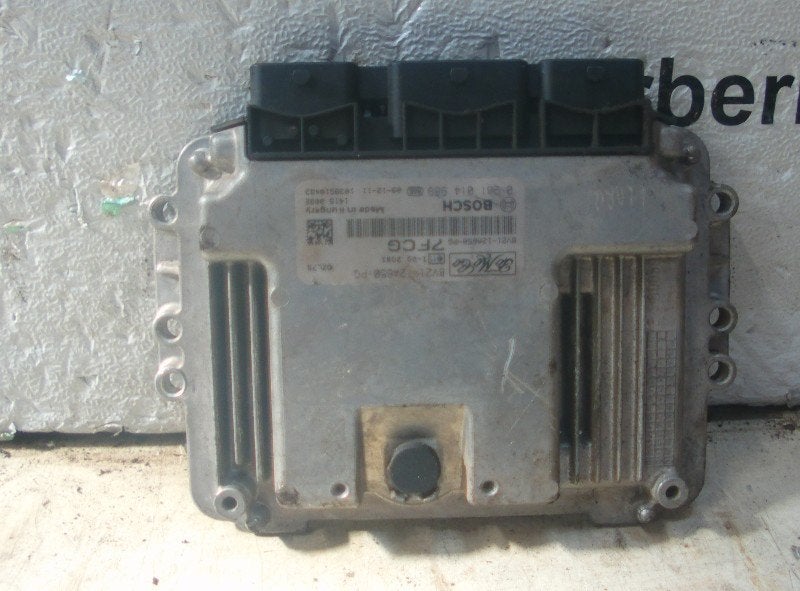 COMPUTER MOTOR Ford Fiesta 6 (JA8) (8v21-12a650-pg), Robert Bosch AG, Gebruikt, Ford, Robert-Bosch-Allee 1
74232  Abstatt, DE