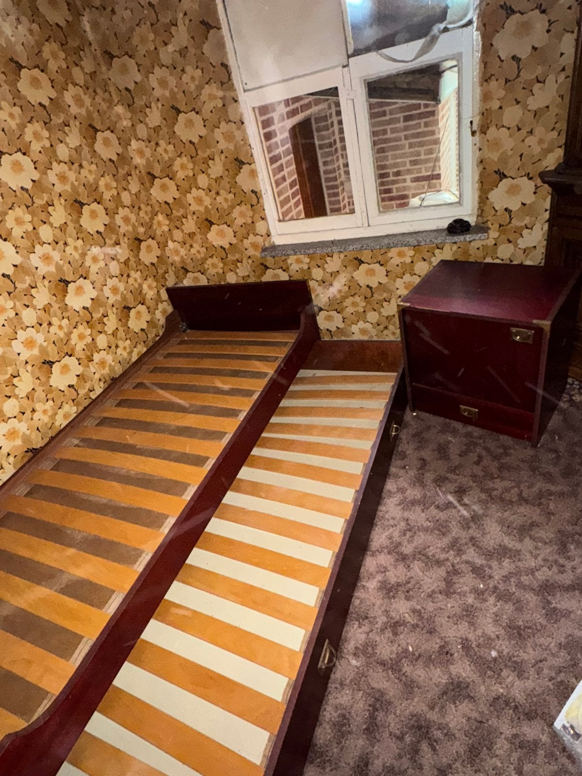 Vintage bed en nachtkast set, Ophalen