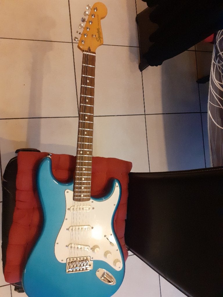 Squier Stratocaster Classic Vibe 60's placid blue, Enlèvement, Comme neuf, Solid body, Fender